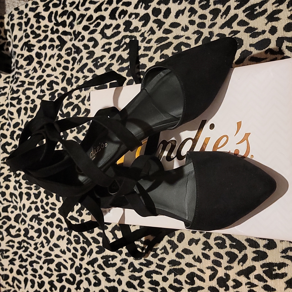 Gorgeous black ballerina style flats by Candies